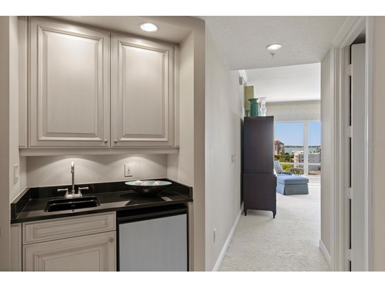 Condo for sale at 35 Watergate Dr #902, Sarasota, FL 34236 - MLS Number is A4499039