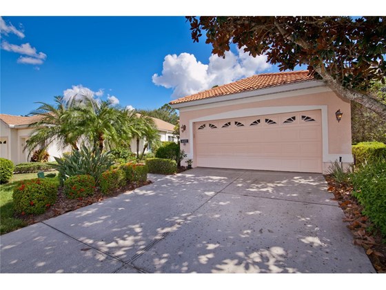 Grage - Single Family Home for sale at 6427 Wingspan Way, Bradenton, FL 34203 - MLS Number is A4515449