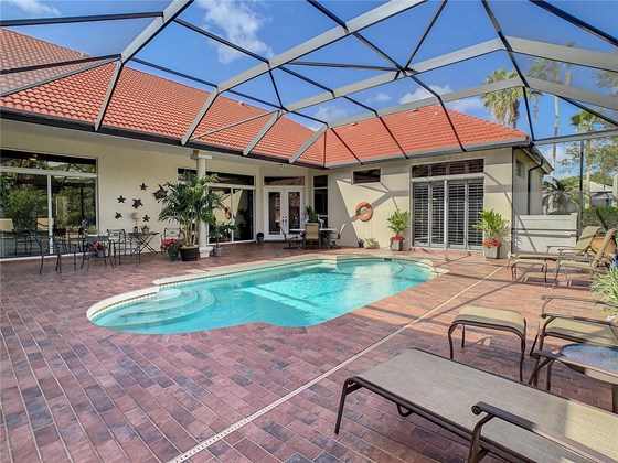 So pretty - Single Family Home for sale at 319 Stone Briar Creek Dr, Venice, FL 34292 - MLS Number is A4522164