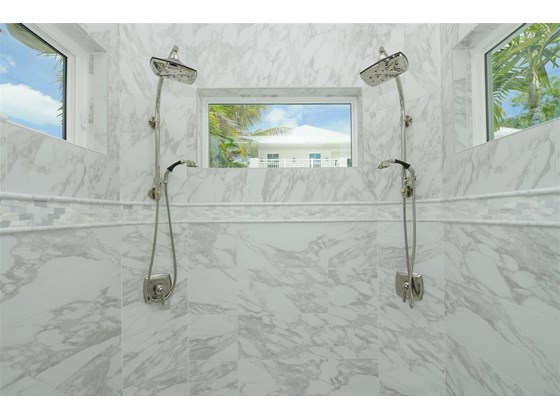 Master Suite Shower - Single Family Home for sale at 1460 Rebecca Ln, Sarasota, FL 34231 - MLS Number is N6115705